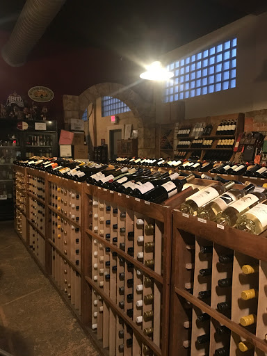 Winery «Red Or White Wine Discount Center», reviews and photos, 323 De La Mare Ave # A, Fairhope, AL 36532, USA