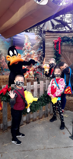 Shopping Mall «Looney Tunes Mall - Six Flags Over Texas», reviews and photos, 2201 E Road to Six Flags St, Arlington, TX 76011, USA