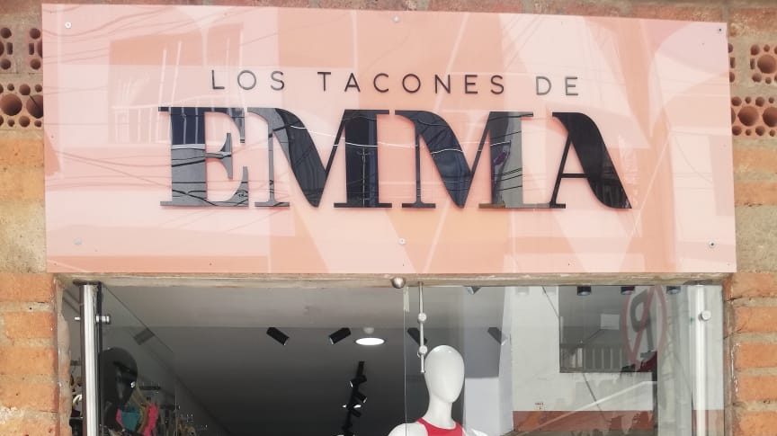 LOS TACONES DE EMMA supia