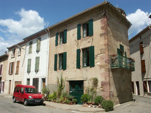 Lodge Acanthus Holiday Home : Location de vacances dans gite de village au calme pour 4 personnes avec 2 chambres proche de Béziers, Narbonne et plage , au coeur des vignobles à Saint-Chinian, Hérault, Occitanie Saint-Chinian