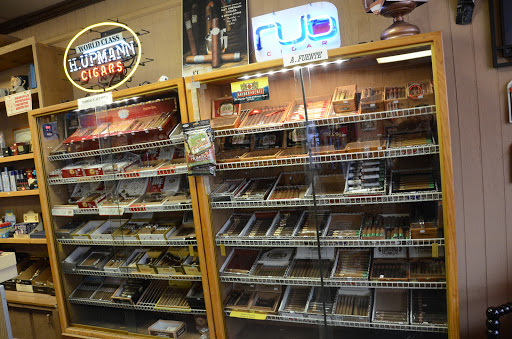 Cigar Shop «Pipe Puffer Smoke Shop», reviews and photos, 2306 E County Line Rd, Indianapolis, IN 46227, USA
