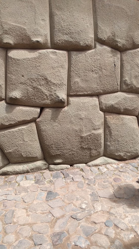 Piedra de los 13 ángulos. - Museo