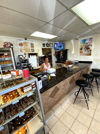 Donut Shop «Golden Donuts», reviews and photos, 34155 Harper Ave, Charter Twp of Clinton, MI 48035, USA
