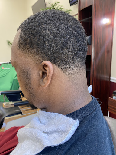 Barber Shop «TL Barbershop», reviews and photos, 1800 Wilson Blvd Unit 130, Arlington, VA 22201, USA