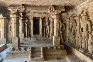 Pallavar lower rockcut cave temple image