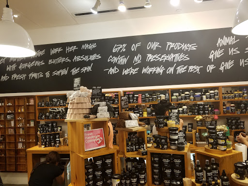 Cosmetics Store «LUSH Fresh handmade cosmetics», reviews and photos, 605 Lincoln Rd B, Miami Beach, FL 33139, USA