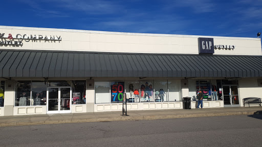 Shopping Mall «Carolina Premium Outlets», reviews and photos, 1025 Outlet Center Dr, Smithfield, NC 27577, USA