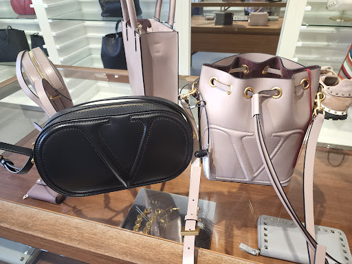 Shopping Mall «Desert Hills Premium Outlets», reviews and photos, 48400 Seminole Dr, Cabazon, CA 92230, USA