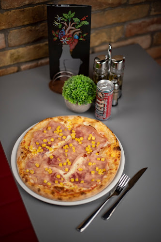 Nyitvatartás: RUSH Restaurant & Bowling Club