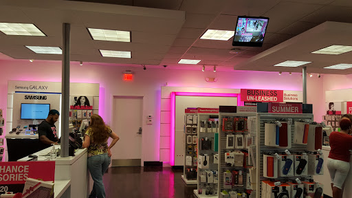 Cell Phone Store «T-Mobile», reviews and photos, 2150 Martin Luther King Jr Blvd #2226, Panama City, FL 32405, USA