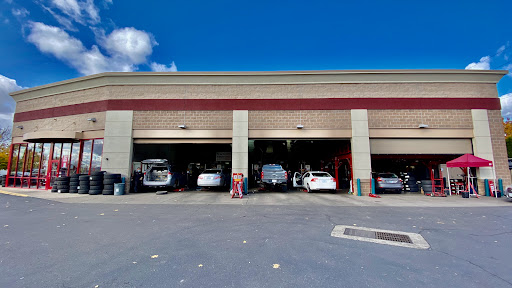 Discount Tire Store - Tigard, OR, 11462 SW Pacific Hwy, Tigard, OR 97223, USA, 