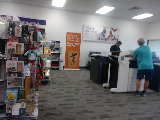 Print Shop «FedEx Office Print & Ship Center», reviews and photos, 18755 S Dixie Hwy Suite 57, Miami, FL 33157, USA