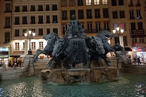 Bartholdi Fountain image