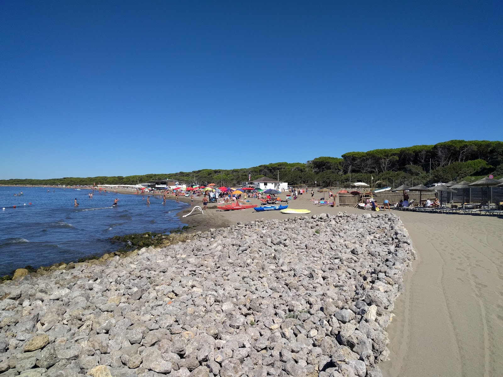 Foto de Al Cartello beach área de complejo turístico de playa