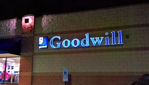 Thrift Store «Goodwill Store & Donation Center», reviews and photos, 543 North Ave, Glendale Heights, IL 60139, USA