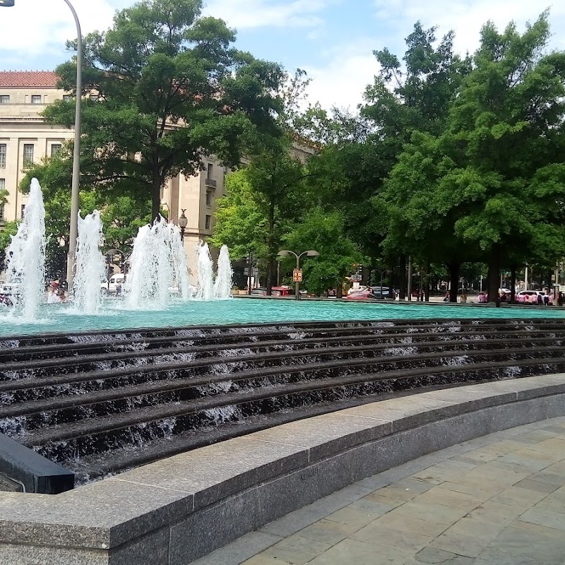 US Navy Memorial Plaza