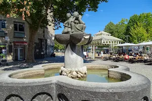 Fischweiber-Brunnen (Rainer Walk, 1986) image