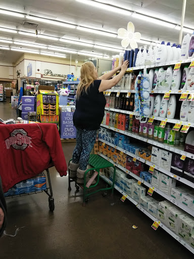 Shopping Mall «Southwest Square Shopping Center», reviews and photos, 2161 Eakin Rd, Columbus, OH 43223, USA