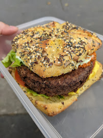 Hamburger du Restaurant végétalien Sweet Rawmance à Paris - n°4