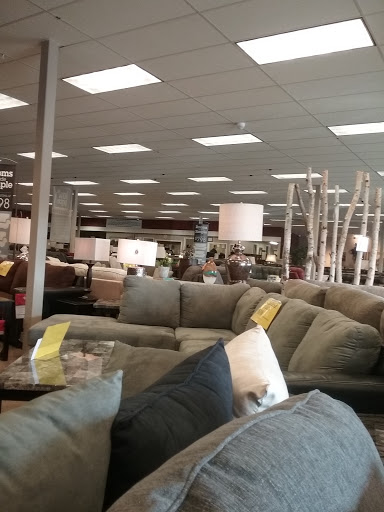 Furniture Store «Unclaimed Freight Furniture», reviews and photos, 2520 S University Dr, Fargo, ND 58103, USA