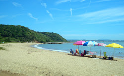 Photo de Praia do Martinho protégé par des falaises