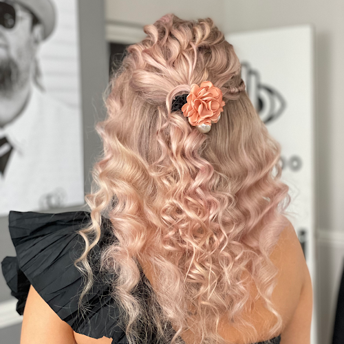 Comments and reviews of Irina Zaueras Hair Design