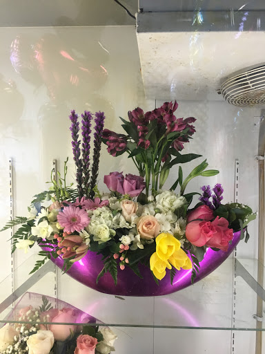 Florist «Irish Rose and GIfts», reviews and photos, 33608 W Seven Mile Rd, Livonia, MI 48152, USA