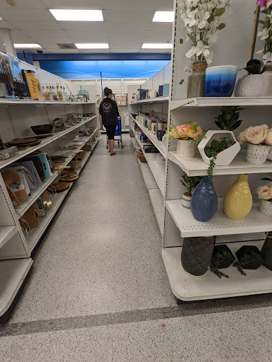 Clothing Store «Ross Dress for Less», reviews and photos, 352 S College Rd, Wilmington, NC 28403, USA