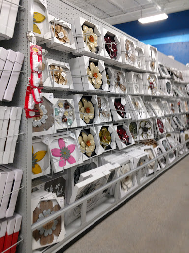 Home Goods Store «At Home», reviews and photos, 4620 Stadium Dr, Kalamazoo, MI 49008, USA