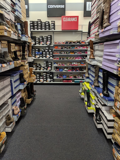 Shoe Store «Rack Room Shoes», reviews and photos, 18700 Limestone Commercial Dr, Pflugerville, TX 78660, USA