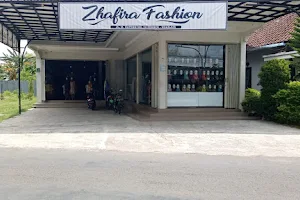 Zhafira fashion image