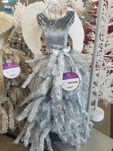 Shopping Mall «Riverdale Plaza Shopping Center», reviews and photos, 1044 W Mercury Blvd, Hampton, VA 23666, USA