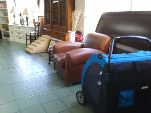 Thrift Store «Boomerangs Thrift Store», reviews and photos, 2365 Wilton Dr, Wilton Manors, FL 33305, USA