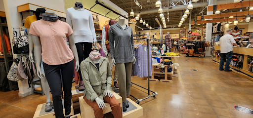 Clothing Store «Duluth Trading Company», reviews and photos, 252 57th Ave NE, Fridley, MN 55432, USA