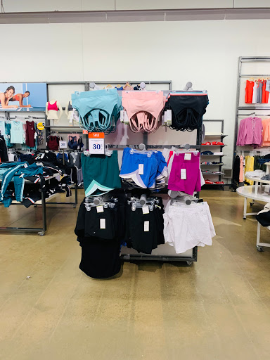 Clothing Store «Old Navy», reviews and photos, 3020 Brandywine Pkwy, Wilmington, DE 19803, USA