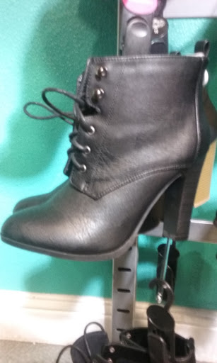 Shopping Mall «Cypress Plaza Shopping Center», reviews and photos, 6824 Katella Ave, Cypress, CA 90630, USA