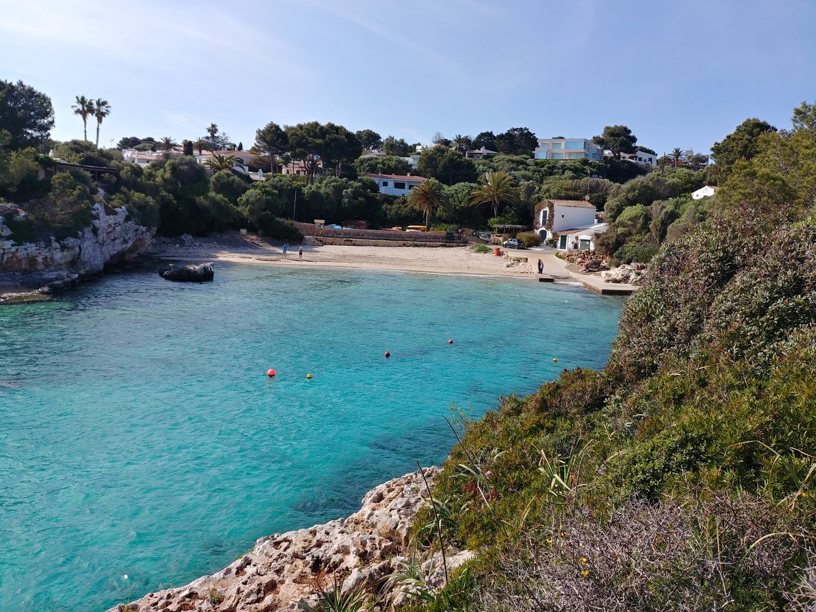 Binisafuller Playa'in fotoğrafı parlak ince kum yüzey ile