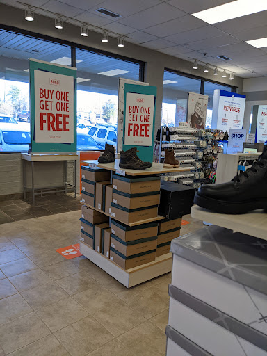 Shoe Store «Rack Room Shoes», reviews and photos, 2809 Battleground Ave, Greensboro, NC 27455, USA