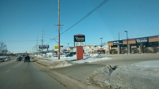 Wine Store «Vineria Wine Shop», reviews and photos, 264 Blairs Ferry Rd NE, Cedar Rapids, IA 52402, USA