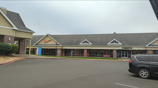 Sporting Goods Store «Nike Factory Store», reviews and photos, 1500 SE East Devils Lake Rd #105, Lincoln City, OR 97367, USA