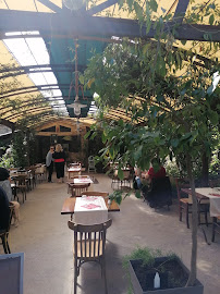 Atmosphère du Restaurant français Le Petit Jardin à Viens - n°19