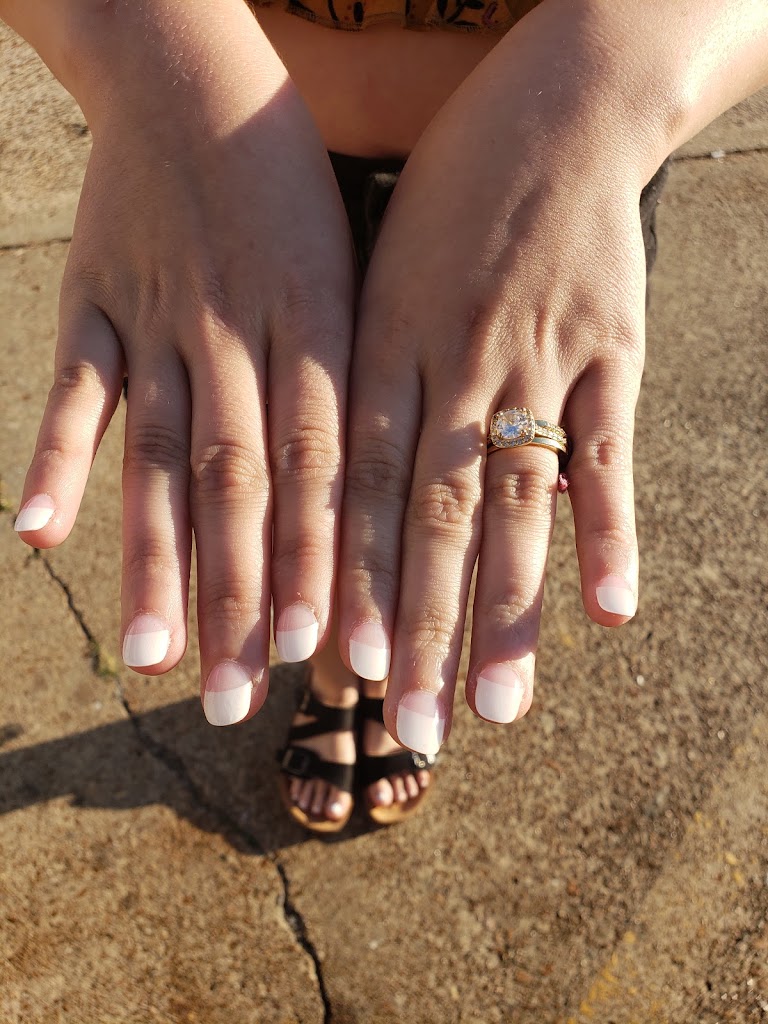 PT Nails & Spa 72501