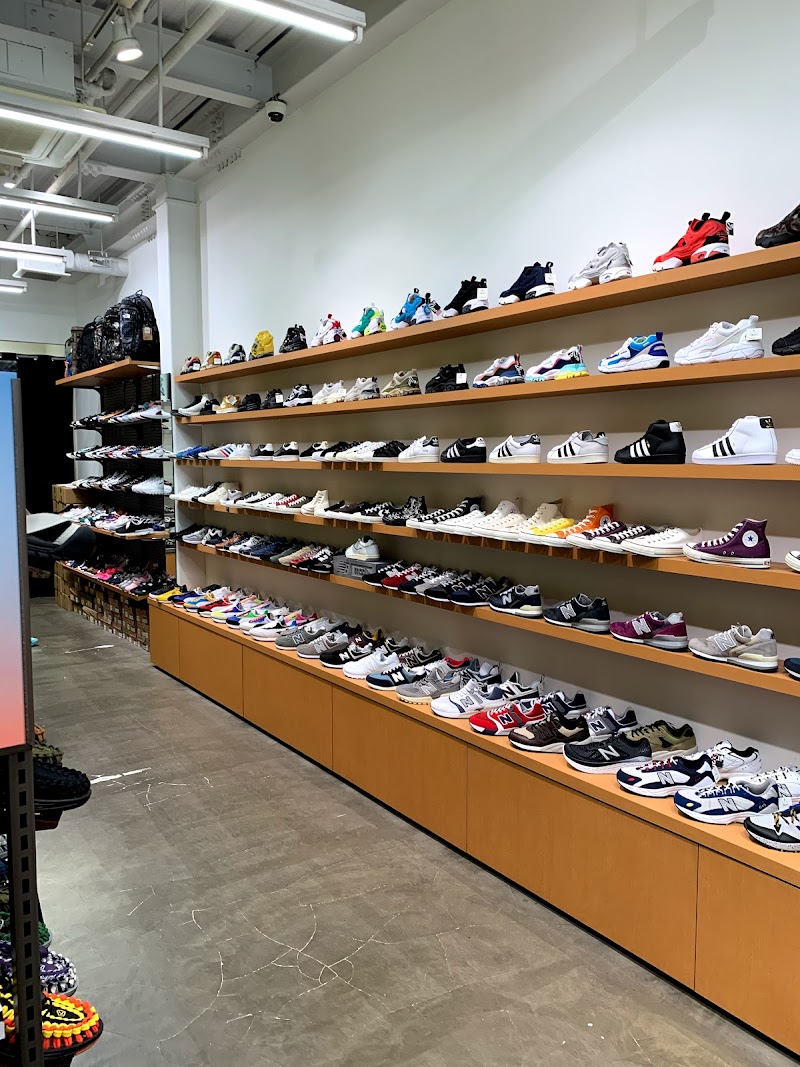 Uptown Deluxe アップタウンデラックス 福岡店 福岡県福岡市中央区大名 靴店 靴 グルコミ