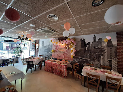 Newyorkers Cafe Castelldefels - Carrer del Pintor Serra Santa, 10, 08860 Castelldefels, Barcelona, Spain