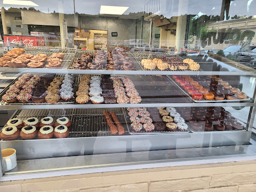 Donut Shop «The Donut Man», reviews and photos, 915 E Rte 66, Glendora, CA 91740, USA