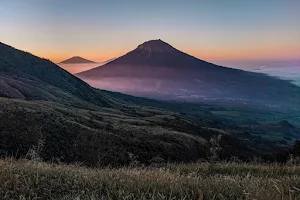 Gunung Kembang image