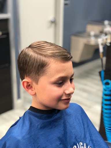 Barber Shop «Alpharetta Barber Shop», reviews and photos, 5530 Windward Pkwy #220, Alpharetta, GA 30004, USA