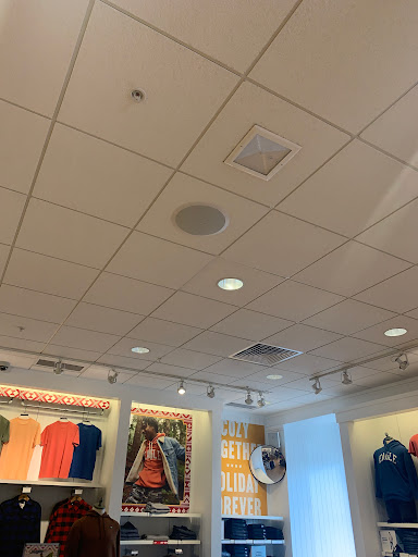 Clothing Store «American Eagle Outfitters», reviews and photos, 555 N Alafaya Trail, Orlando, FL 32828, USA