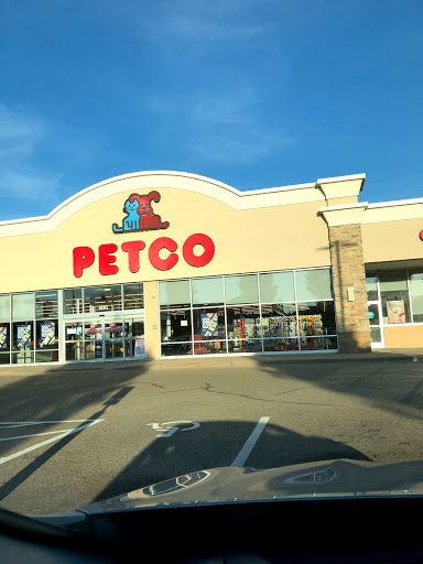 Pet Supply Store «Petco Animal Supplies», reviews and photos, 1970 S Robert St, West St Paul, MN 55118, USA