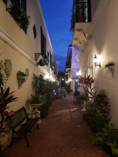 Italian Restaurant «Molto Trattoria», reviews and photos, 368 5th Ave S, Naples, FL 34102, USA